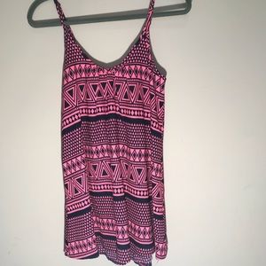 Tobi, pink/navy blue patterned shift dress
